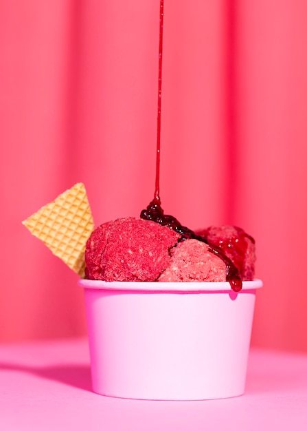 Helado de primer plano en un tazón