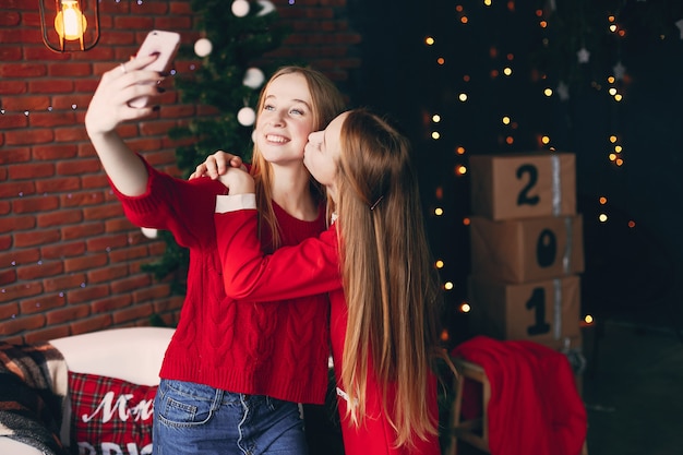 hermanas en casa