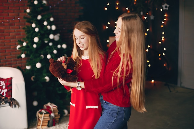 hermanas en casa