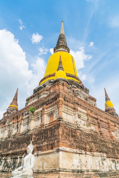 Hermosa arquitectura antigua histórica de Ayutthaya en Tailandia