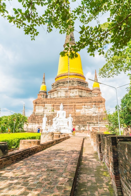 Foto gratuita hermosa arquitectura antigua histórica de ayutthaya en tailandia