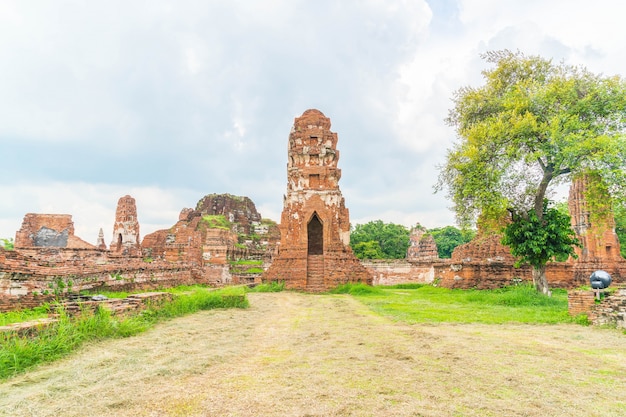 Foto gratuita hermosa arquitectura antigua histórica de ayutthaya en tailandia