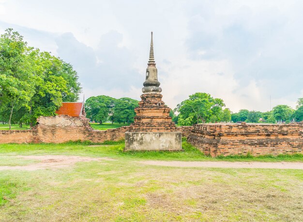 Hermosa arquitectura antigua histórica de Ayutthaya en Tailandia