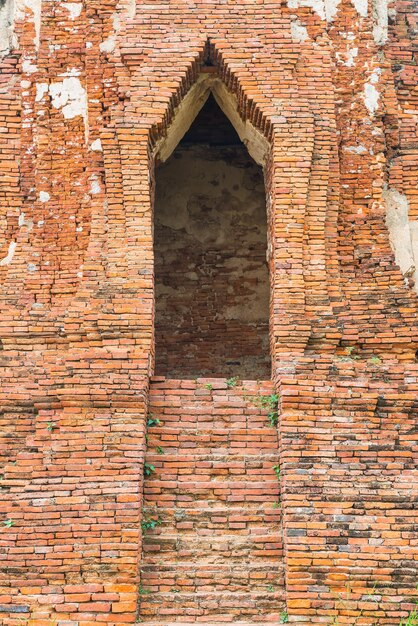 Hermosa arquitectura antigua histórica de Ayutthaya en Tailandia