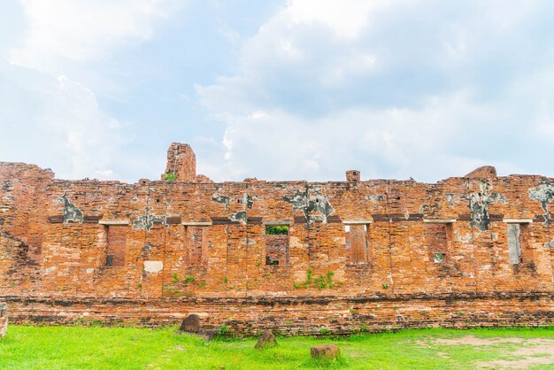 Hermosa arquitectura antigua histórica de Ayutthaya en Tailandia