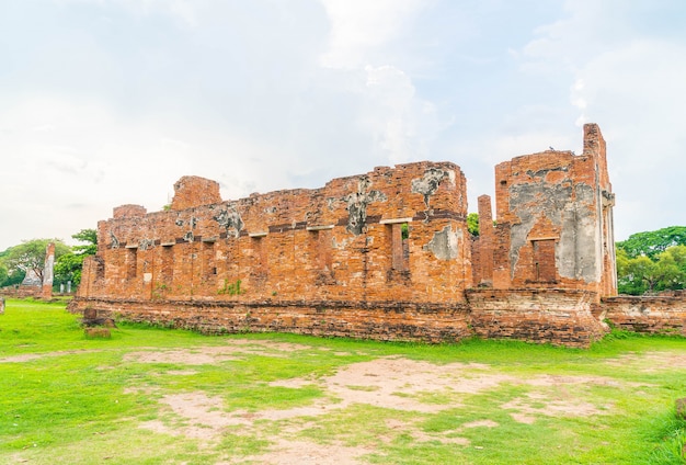 Hermosa arquitectura antigua histórica de Ayutthaya en Tailandia