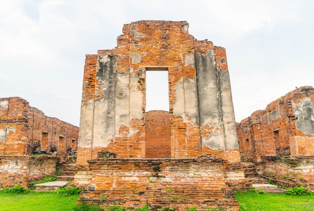 Foto gratuita hermosa arquitectura antigua histórica de ayutthaya en tailandia