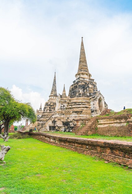 Hermosa arquitectura antigua histórica de Ayutthaya en Tailandia