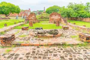 Foto gratuita hermosa arquitectura antigua histórica de ayutthaya en tailandia