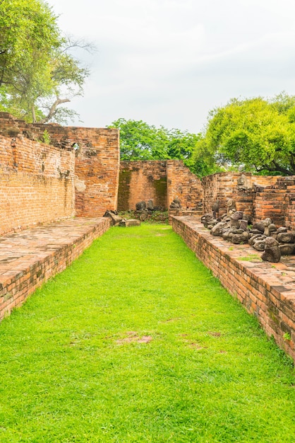 Foto gratuita hermosa arquitectura antigua histórica de ayutthaya en tailandia