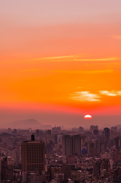 Foto gratuita hermosa arquitectura de la ciudad de taipei