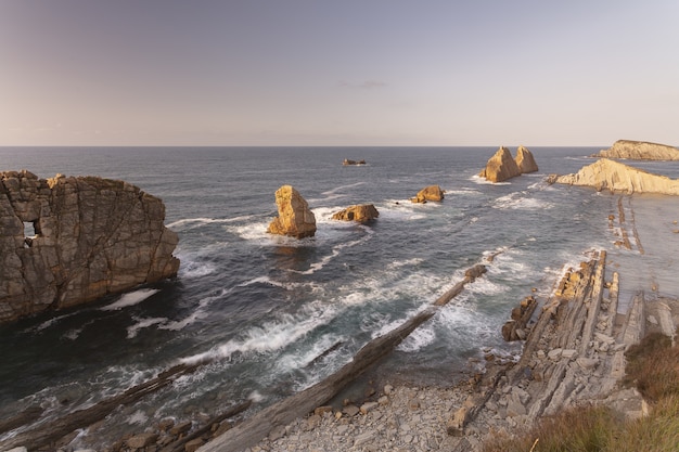 Hermosa bahía de la Costa Quebrada, Cantabria, ESPAÑA