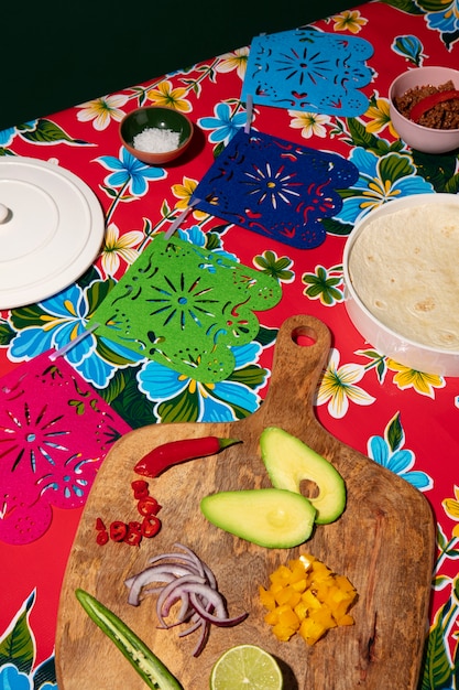 Hermosa decoración de fiesta mexicana con comida