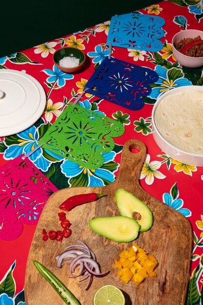 Hermosa decoración de fiesta mexicana con comida