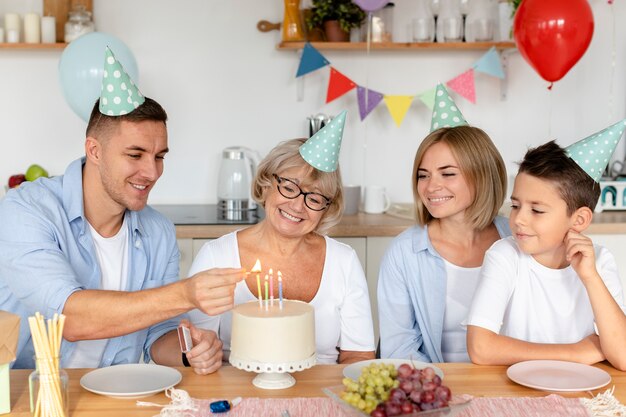 Hermosa fiesta de cumpleaños senior