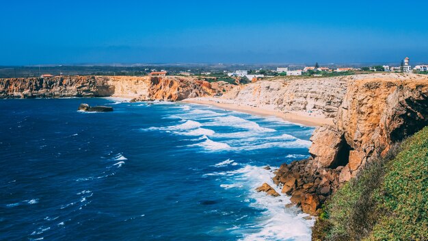 Hermosa foto de la fortaleza de Sagres en Portugal