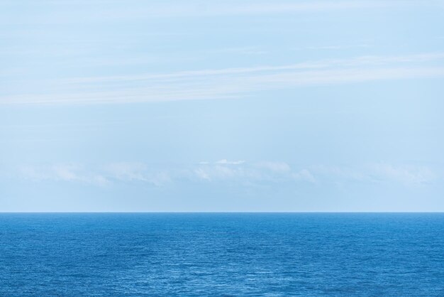 Hermosa foto del mar y el cielo.