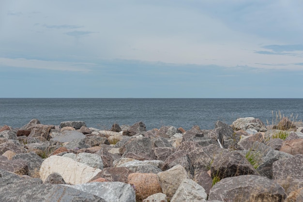 Foto gratuita una hermosa foto de las olas del mar