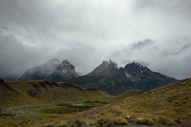 Hermosa foto de un paisaje del Parque Nacional Torres del Paine en Chile