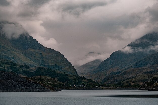 Hermosa foto del Parque Nacional de Snowdonia