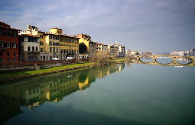 Hermosa foto del Ponte Vecchio, Florencia, Italia.