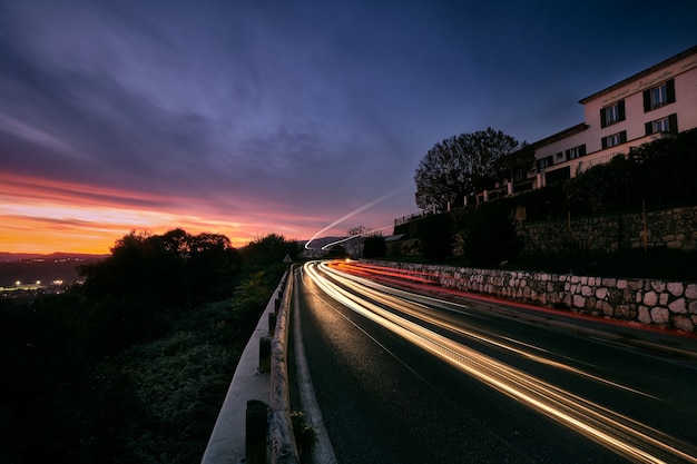 Hermosa foto de la puesta de sol sobre la Cote d'Azur (Rivera francesa), Francia