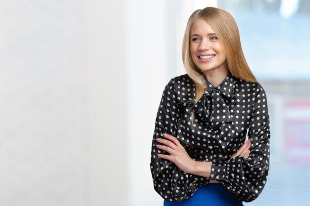 Hermosa mujer sonriendo