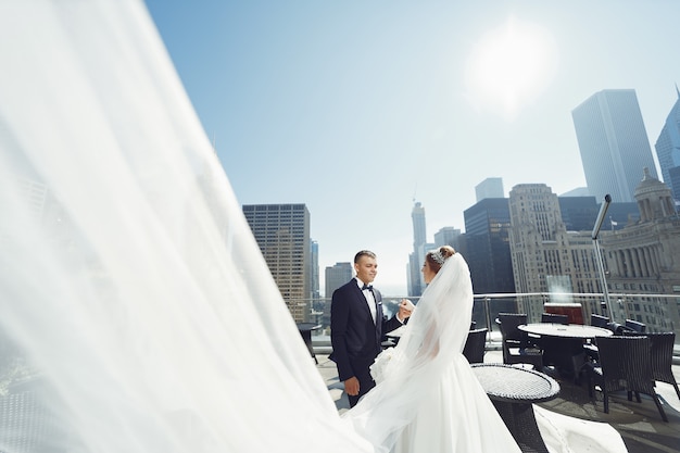 Hermosa pareja de boda