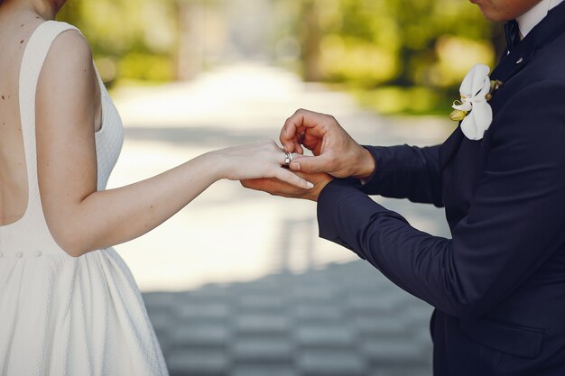 Hermosa pareja de boda