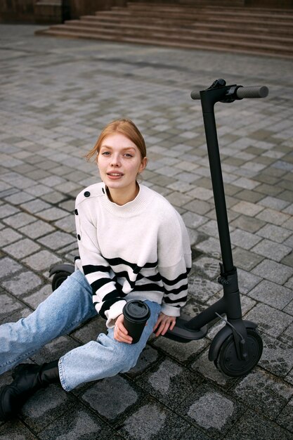 Hermosa persona de Bielorrusia en la ciudad.