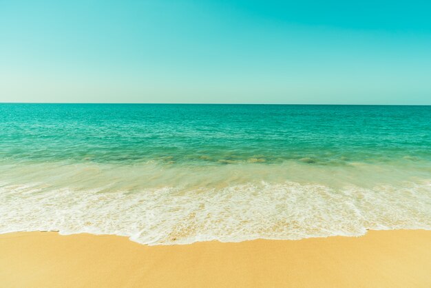 Hermosa playa y mar