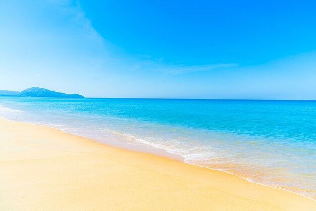 Hermosa playa y mar