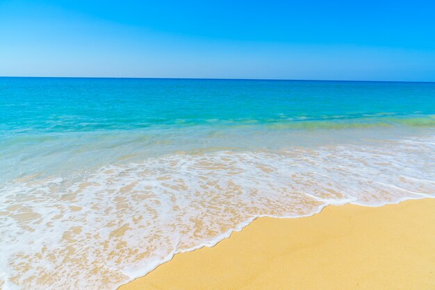 Hermosa playa y mar