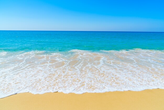 Hermosa playa y mar