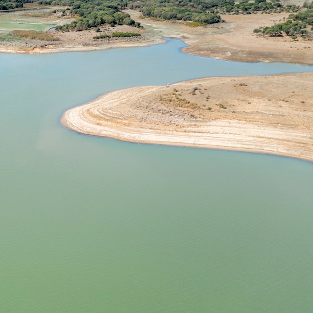 Hermosa vista aérea del lago