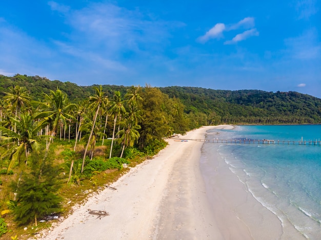 Foto gratuita hermosa vista aérea de la playa