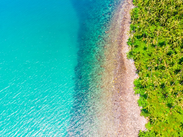 Hermosa vista aérea de la playa