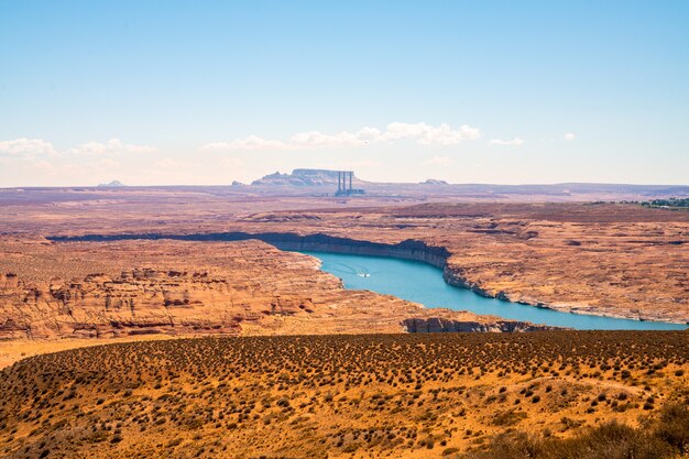 Hermosa vista del lago Powell en el estado de Arizona, EE.