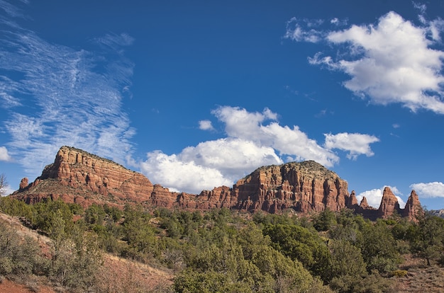 Hermosa vista de las rocas rojas en Sedona, Arizona