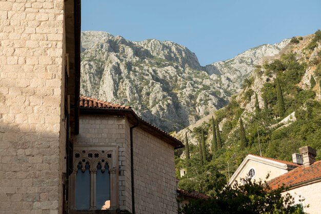 Hermosa vista de viaje en montenegro