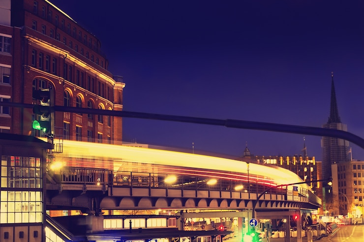 Foto gratuito hermosas luces de noche en la ciudad. abstracto. concepto urbano. hamburgo, alemania.