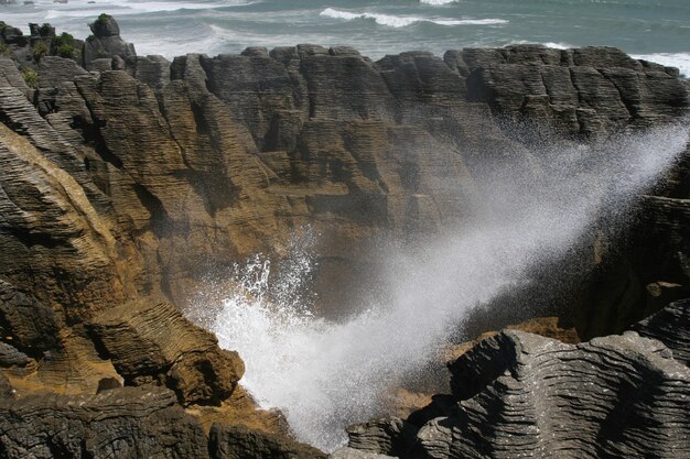 Hermosas rocas de panqueques en Nueva Zelanda