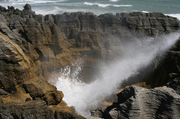 Hermosas rocas de panqueques en Nueva Zelanda