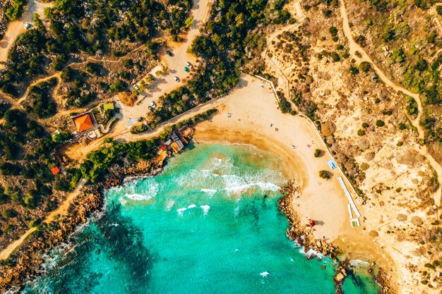 Hermoso Chipre, Konnos Bay en el parque natural de Cape Greko,