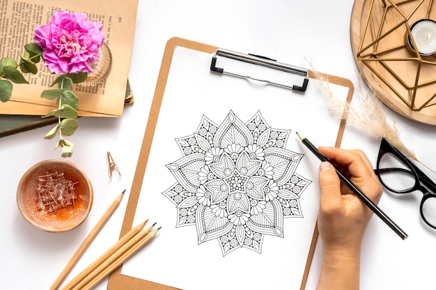 Foto gratuita hermoso concepto de diseño de mandala