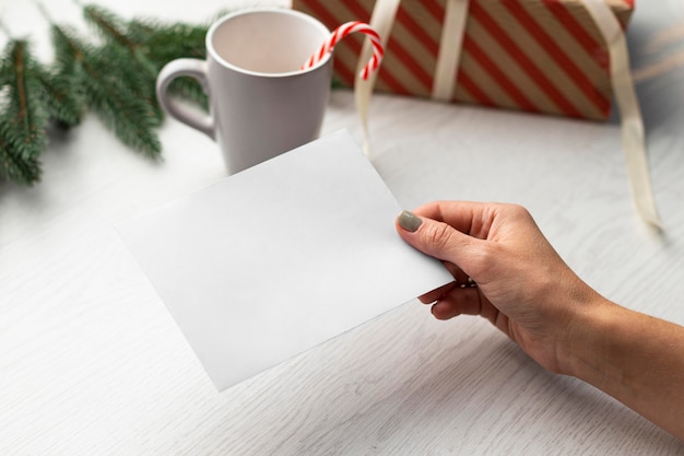 Hermoso concepto de navidad en casa con espacio de copia