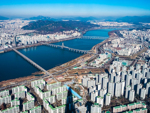 Hermoso edificio de arquitectura en la ciudad de Seúl