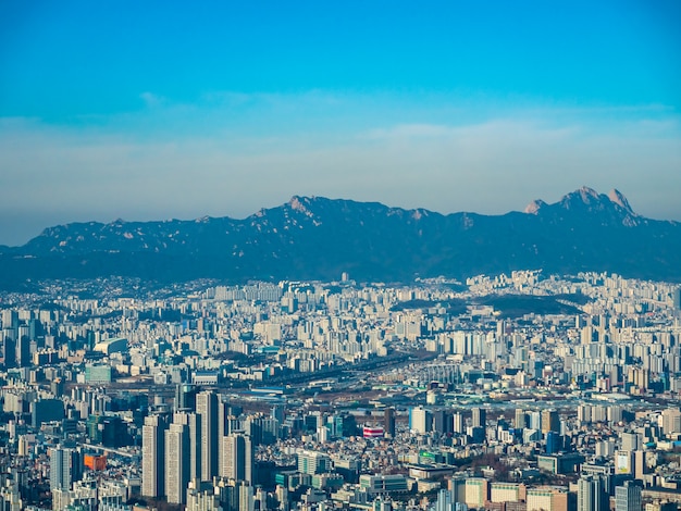 Foto gratuita hermoso edificio de arquitectura en la ciudad de seúl