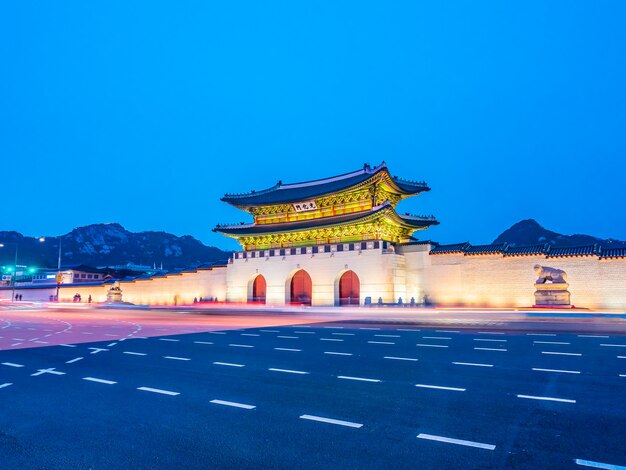 Hermoso edificio de arquitectura del palacio gyeongbokgung