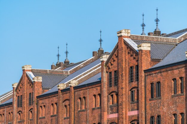 Hermoso edificio exterior y arquitectura de bodega de ladrillos.